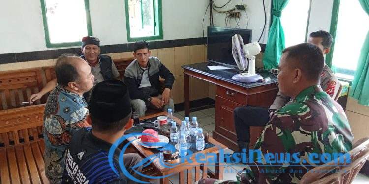 Danramil 2203/Warungkiara Kapten Inf Agus Rahman Giat Komsos Bersama Forkopimcam Bantargadung