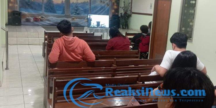 Polsek Lembursitu Patroli ke Gereja Jaga Keamanan Warga Beribadah