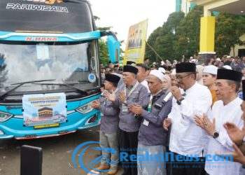 Lepas Calon Haji, Bupati Berpesan Luruskan Niat Beribadah, Jaga Kesehatan dan Nama Baik Daerah