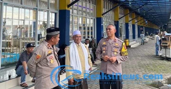 Ngariung Bareng Kapolsek. Kapolsek Baros ngobrol santai bersama Tokoh Agama