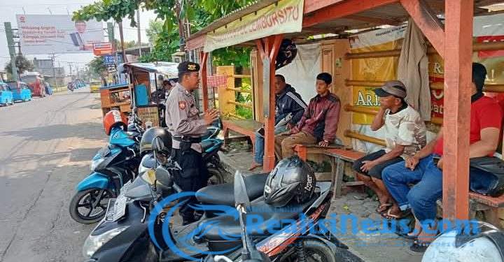 Sambangi Ojek Pangkalan, Anggota Patroli Polsek Lembursitu Sampaikan Imbauan Kamtibmas