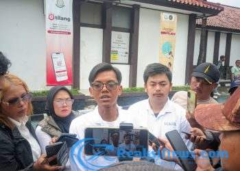 Aksi Unjuk Rasa di Depan Kantor Kejaksaan Kabupaten Sukabumi, Ketua DMI Tuntut Terkait PKBM