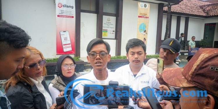 Aksi Unjuk Rasa di Depan Kantor Kejaksaan Kabupaten Sukabumi, Ketua DMI Tuntut Terkait PKBM