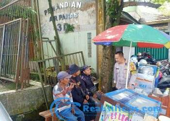 Anggota Polsek Lembursitu Laksanakan Patroli Sambang Dialogis ke Pedagang kaki lima
