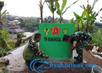 Finishing Pengecatan Bak Penampungan Air Bersih TMMD ke-124 Kodim 0607/Kota Sukabumi
