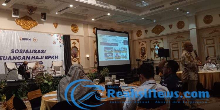 BPKH dan Komisi VIII DPR RI Sosialisasikan Transparansi Dana Haji di Banyuwangi