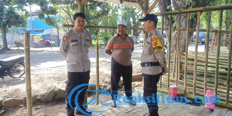 Sambangi Warganya di Siang Hari, Bhabinkamtibmas Sampaikan Imbauan Kamtibmas