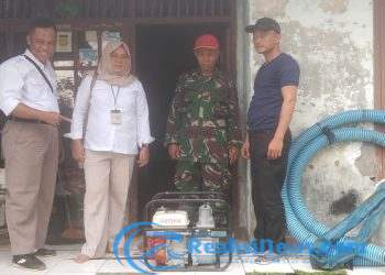 Serka Agus Subandar Babinsa 2203/Warungkiara Cek Pompa Air Bantuan Mentan