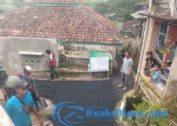 Pemdes Ubrug Realisasikan DD Tahap Satu Tahun 2025 Pengaspalan Jalan Lingkungan