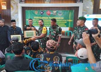 Waaster Panglima TNI Tinjau Lokasi TMMD ke-124 Kodim 0607/Kota Sukabumi, Sampaikan Pesan Kebangsaan dan Bagikan Sembako kepada Warga