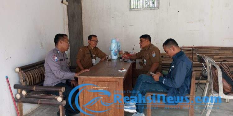 Polresta Cilacap Gelar Penyuluhan dan Bagikan Stiker Anti Premanisme