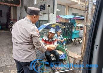 Menebar Kepedulian, Polresta Banyuwangi Salurkan Ratusan Nasi Kotak dalam Program Jum’at Berkah