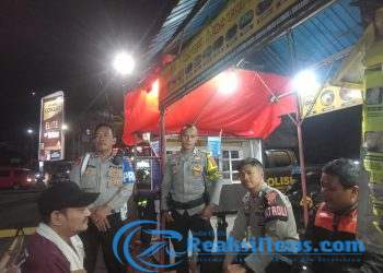 Anggota Polsek Lembursitu Terus Tingkatkan Patroli Malam Polsek Lembursitu jaga harkamtibmas