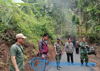 Danpos Bantargadung Peltu Andi Koramil 2203/Warungkiara Tinjau Progres Karya Bakti di Desa Boyongsari