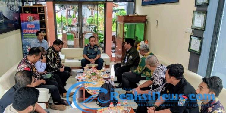Jelang Hari Lahir Pancasila, GM FKPPI Banyuwangi Bangun Sinergi Strategis bersama TNI AL