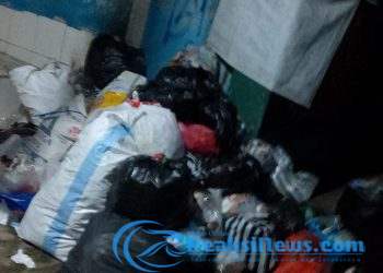 Beberapa hari, Sampah Tak Diangkut, Hingga Mengakibatkan Bau Busuk.!!