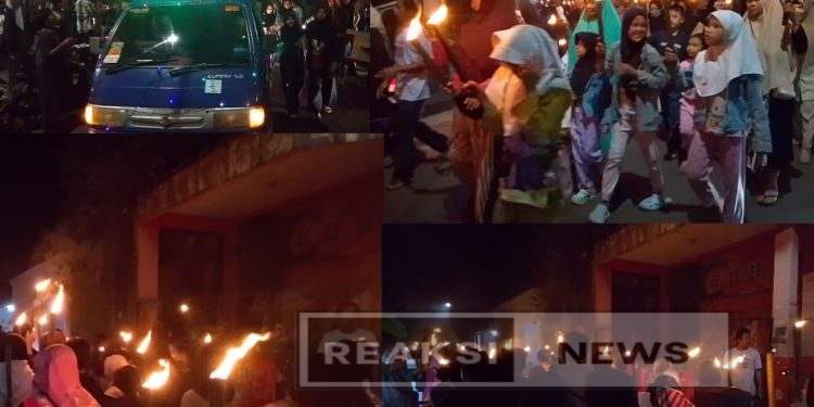 Kemerihan Sambut Tahun Baru Islam, Ratusan Warga Lembursitu Antusias Pawai Obor Keliling Jalan