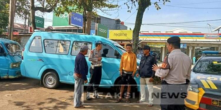 Polsek Lembursitu Laksanakan Giat Patroli dialogis dan Sambang Warga siang hari