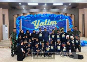 Brigif 3 Kostrad dan Yayasan Kurir Langit Indonesia Tebar Kebahagiaan untuk Anak Yatim di Maros