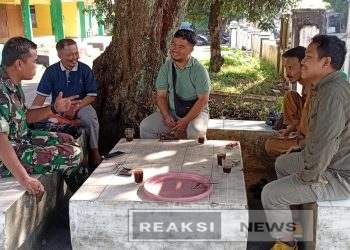 Komsos Dijadikan Ajang Sillaturahmi Oleh Danramil 2203/Warungkiara Bersama Tokoh Masyarakat