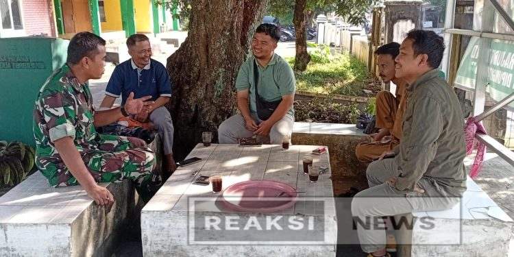 Komsos Dijadikan Ajang Sillaturahmi Oleh Danramil 2203/Warungkiara Bersama Tokoh Masyarakat