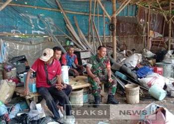 Jaga Hubungan Baik Babinsa Kertamukti Serka Subagio Koramil 2203/Warungkiara Komsos Dengan Warga Binaan