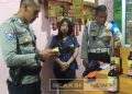 Sasar Toko Jamu, Personil Polsek Lembursitu Himbau Pedagang Agar Tidak Menjual Miras, Guna Antisipasi Gukamtibmas