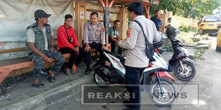 Patroli Dialogis Personil Polsek Lembursitu, Sambangi Pangkalan Ojeg, Berikan Himbauan Kamtibmas