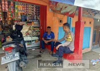 Ajak Warga Kompak Jaga Kamtibmas Bersama Bhabinkamtibmas Polsek Lembursitu Laksanakan Sambang