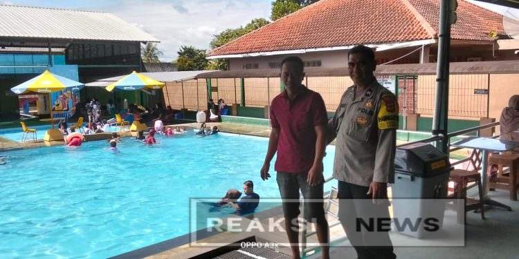 Petugas Tingkat Patroli Ke Tempat Objek Wisata Kolam Renang