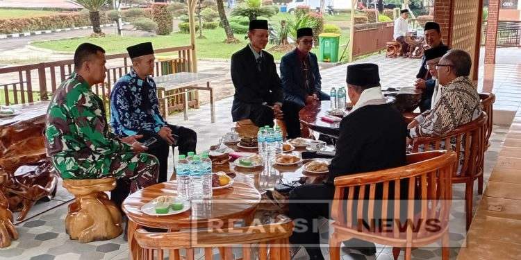 Danramil 2203/Warungkiara Kapten Inf Agus Rahman Giat Komsos Lintas Sektor Bersama Forkopimcam Warungkiara Di Ponpes Assalam Putri