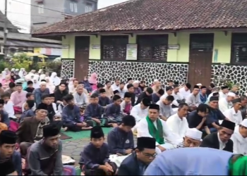 Sholat Idul Adha 1446 Hijriah Dilaksanakan di Halaman SDN Lembursitu