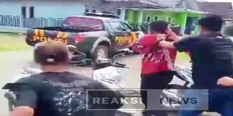 Seorang Pria Diamankan Warga Walangsari, Diduga Menipu Lansia dengan Iming – iming PKH & BPNT