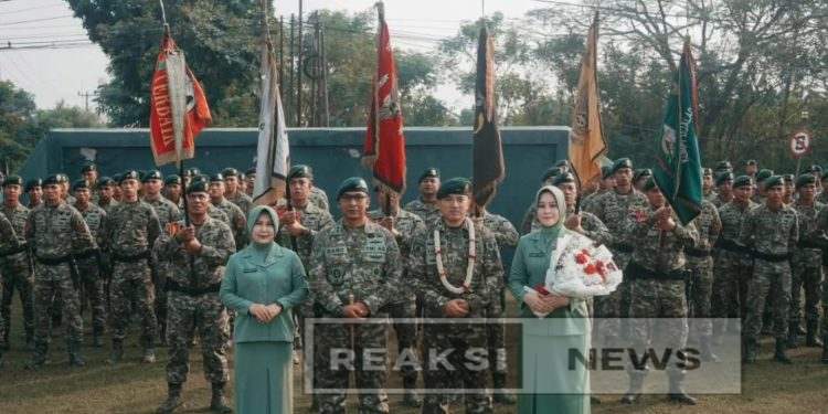 Tradisi Penyambutan Warga Baru Yonif 305 Kostrad Mayor Inf Yudi Susilo Yudhanto, S.E