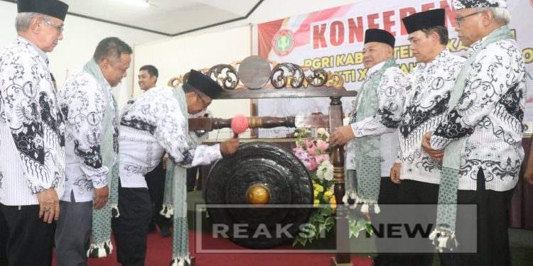 Bupati Buka Konferensi PGRI Kab Sukabumi, Guru Hebat Pilar Kemajuan Bangsa