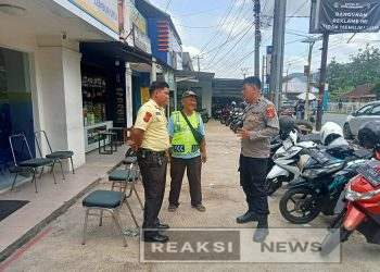 Sambangi Petugas Security Sampaikan Himbauan Kamtibmas Anggota Polsek Lembursitu