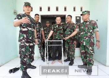 Dandim 0607/ Kota Sukabumi tunjukkan kepedulian dengan kunjungi anggota yang sedang sakit