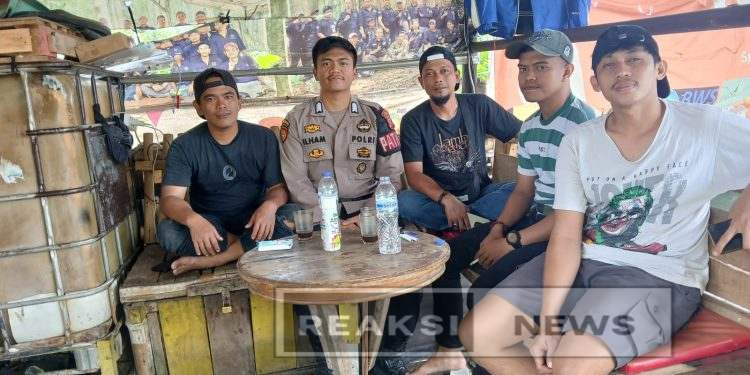 Patroli Harkamtibmas Siang Hari, Anggota Polsek Lembursitu Dialogis dengan Petugas warga masyarakat