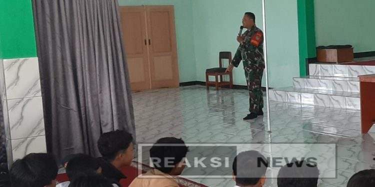 Babinsa Koramil 10/Nagrak,Melaksanakan Pemberian Materi Kepada Bela Negara Kepada MPLS SMA, SMP Yasika