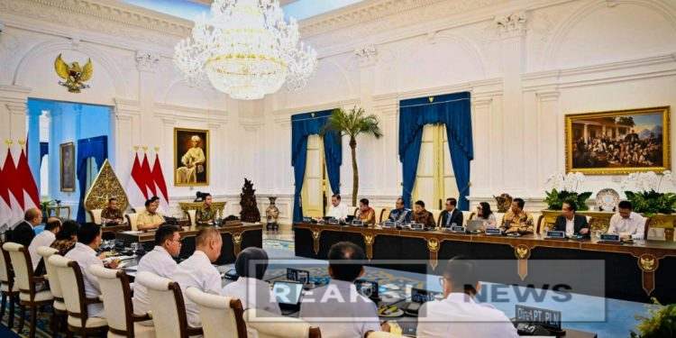 Presiden Prabowo Subianto Pimpin Rapat Perkembangan Kawasan Ekonomi Khusus