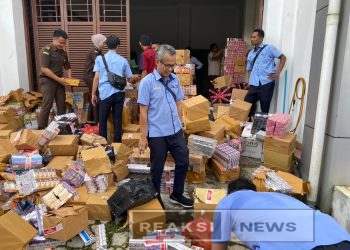 Akibat ‎Peredaran Rokok Ilegal Di Pasar Cicurug Negara Di Rugikan Rp 1.9 Milar