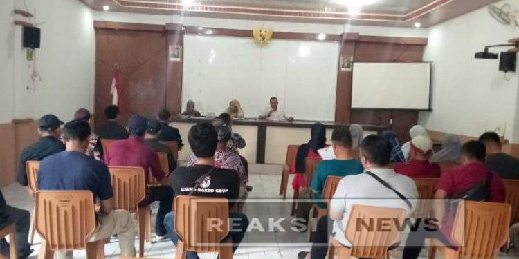 Pemdes Karang Tengah Melaksanakan Rapat Sosialisasi Bantuan Pangan 2025 total 187 kpm