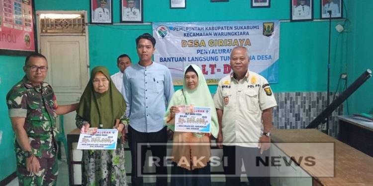 Babinsa Girijaya Sertu Nasrul Koramil 2203/Warungkiara Monitoring Penyaluran BLT