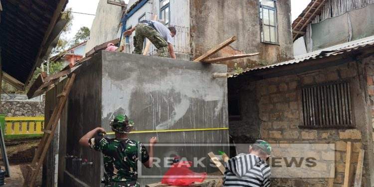 “Tetesan Harapan dari Bukit Cisireum: SATGAS TMMD KE-125 TA 2025 Genjot Pembangunan Bak Air demi Kehidupan yang Lebih Baik