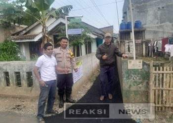 Pemdes Cihelang Tonggoh Laksanakan Pembangunan Jalan Shandshet Lingkungan Anggaran DD Tahap II Tahun 2025