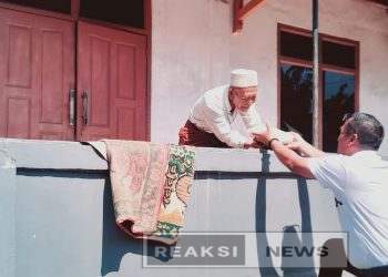 Masyarakat Parungkuda Sangat Senang Mendapatkan Beras Dan Minya Dar Staf Ahli DPRD Jabar Dra.Hj.Lina Ruslinawati