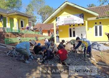 Satgas TMMD ke 125 “GEBRAK” Cisireum Jalan Menuju Paud & Pustu Digempur Rakyat dan TNI Bersatu