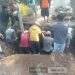 Jalan Rusak Bukan Halangan, Warga Kp. Cigobag dan Cikadu Buktikan Kekuatan Gotong Royong