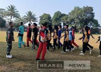 Kopda Kusdiarto Koramil 2203/Warungkiara Dampingi Pelatihan Paskibraka Tingkat Kecamatan Bantargadung