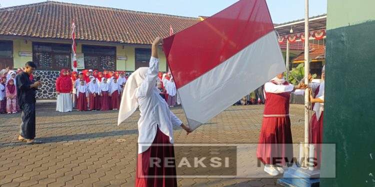 Semarak Agustusan, Warga Lembursitu RW 05/06 Gelar Upacara, Usung Semangat Kearifan Lokal